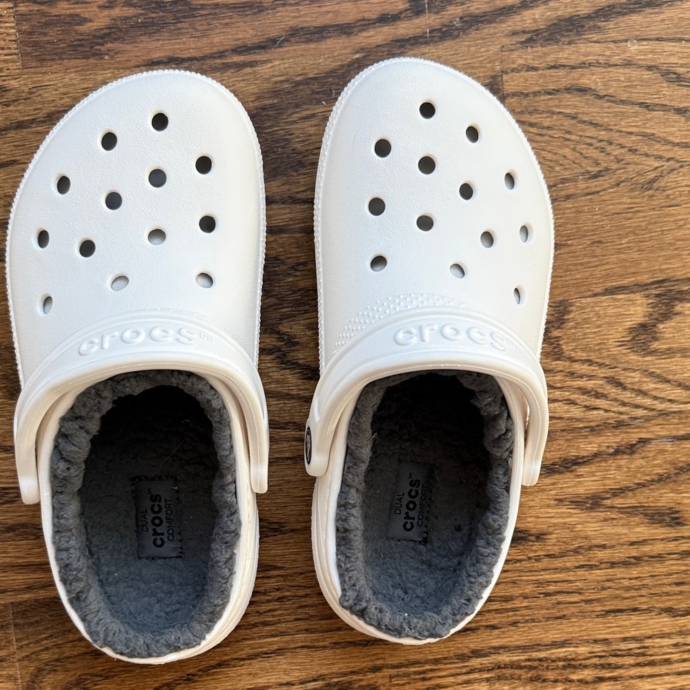 CROCS Kids White Fleece-Lined Slippers
